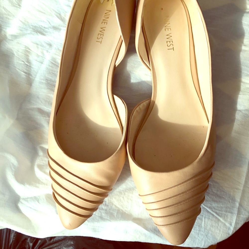 Nine West Flats with pointy toe.